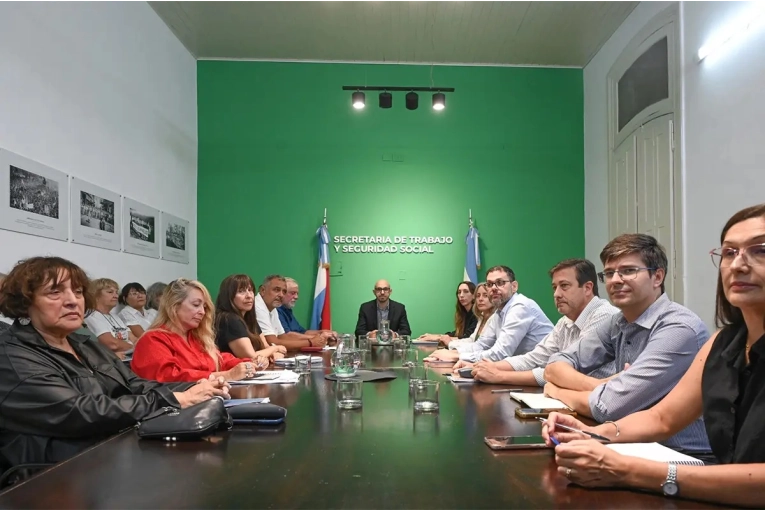 Provincia presentó una propuesta salarial a los estatales y la paritaria pasó a cuarto intermedio