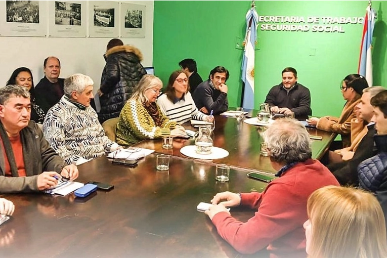 Docentes rechazaron la oferta salarial del Gobierno y exigen una nueva propuesta antes del 8 de julio