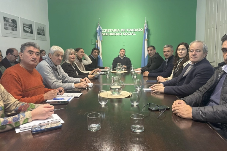El gobierno cuestionó el rechazo inmediato de los gremios a la nueva oferta salarial docente