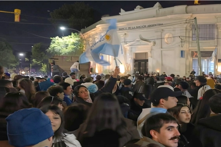 Argentina también desató una verdadera fiesta en la región tras el pase a semifinales