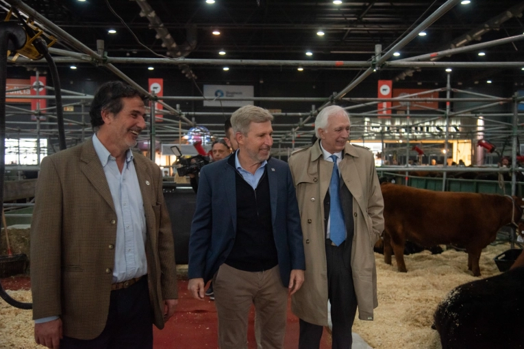 Frigerio anunció un seguro multirriesgo para proteger a pequeños productores de maíz