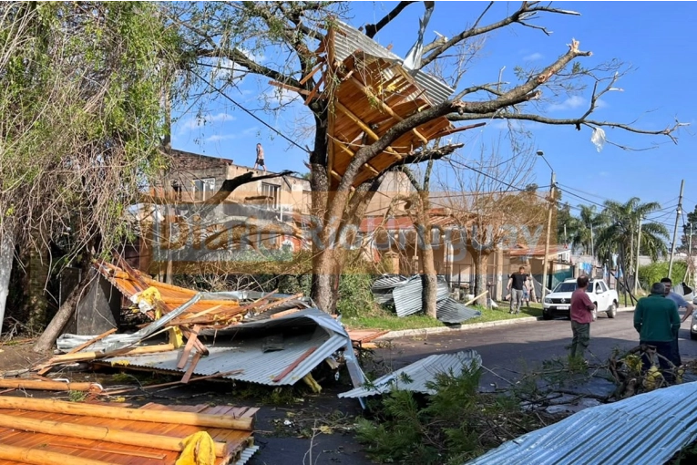 Tormenta huracanada provoc&oacute; graves destrozos y dej&oacute; a toda Concordia sin luz