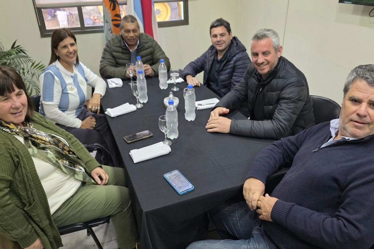 Los intendentes reunidos en Ubajay.