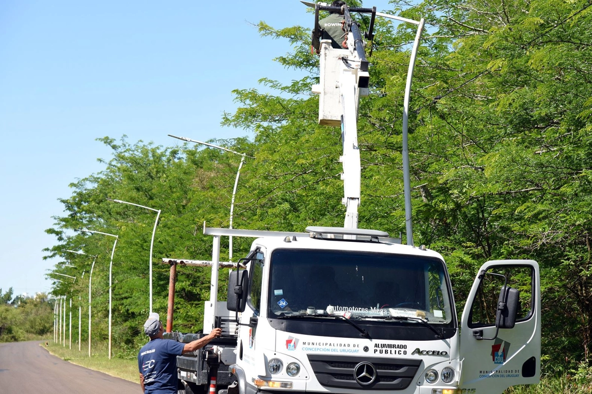 El municipio realiza acciones ante la crecida del r&iacute;o.