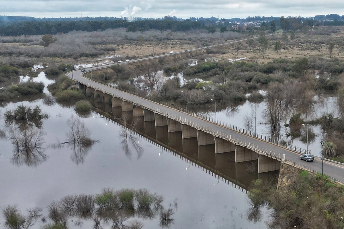 El arroyo Yuquer&iacute; Grande se encuentra desbordado a la altura del Puente Alvear.