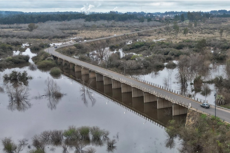 El r&iacute;o Uruguay contin&uacute;a creciendo y prev&eacute;n que el nivel supere los 10 metros en Concordia