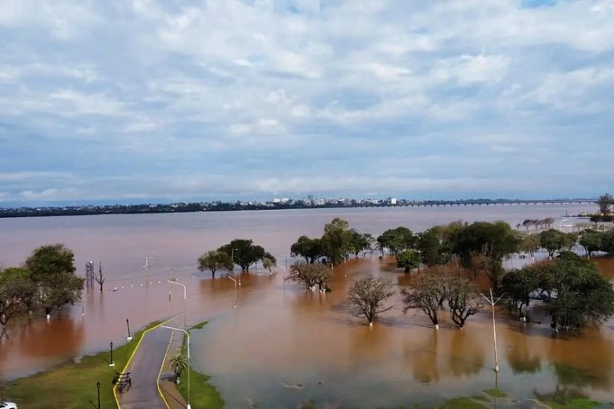 Comenzaron las evacuaciones en Corrientes.