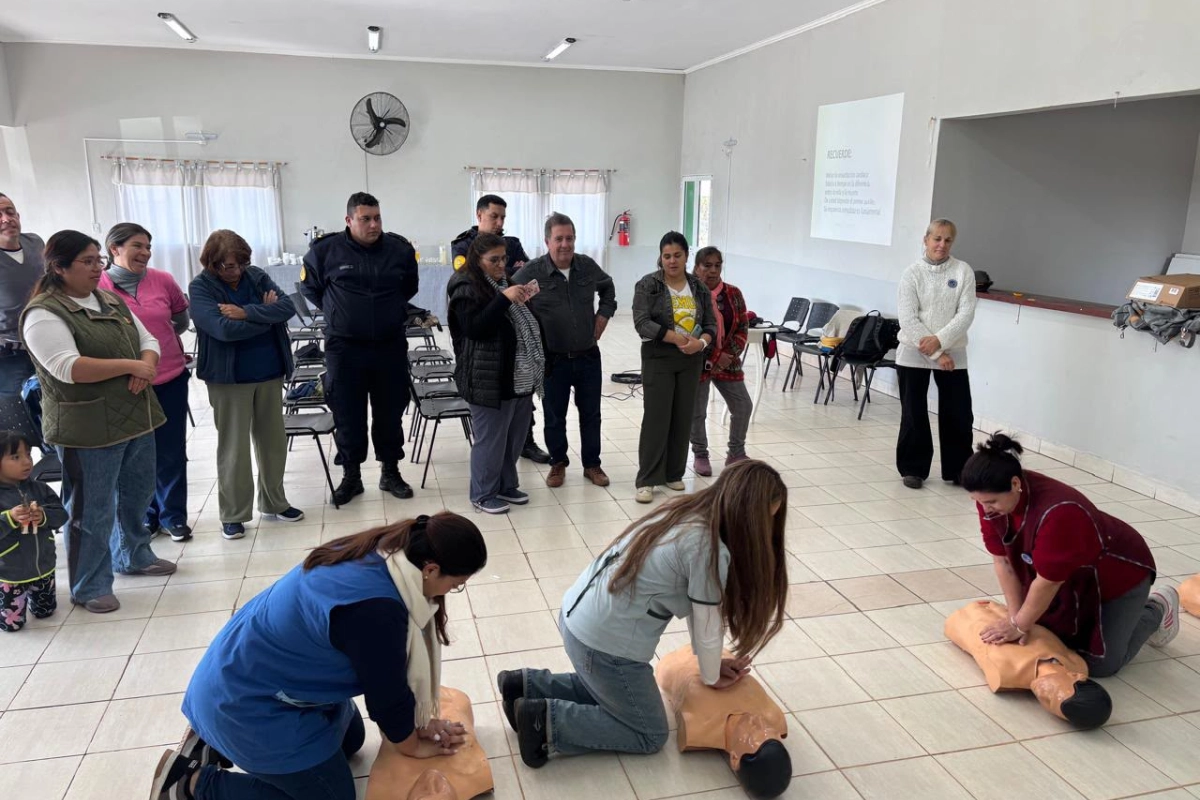 Salto Grande brind&oacute; una capacitaci&oacute;n en RCP.