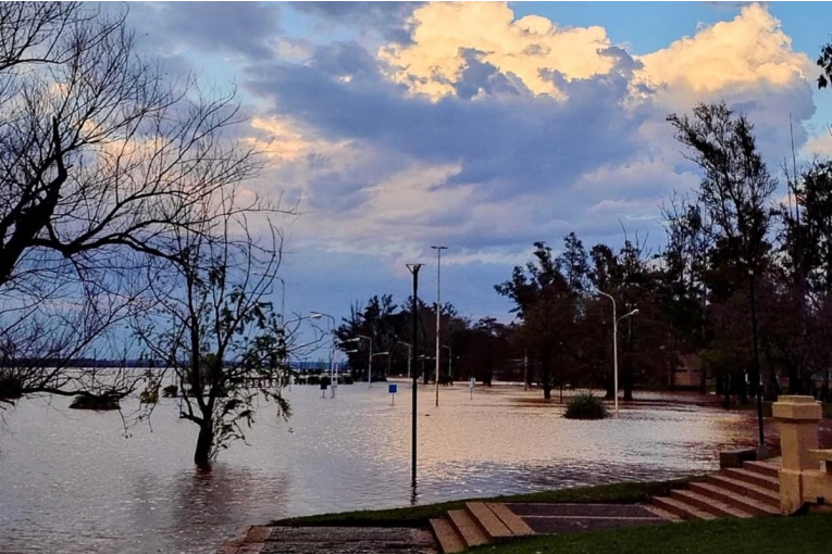 El r&iacute;o Uruguay superar&aacute; la marca de los 11 metros frente al puerto de Concordia
