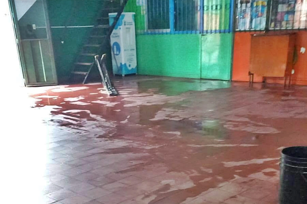 Piden que se suspendan las clases cuando llueva.