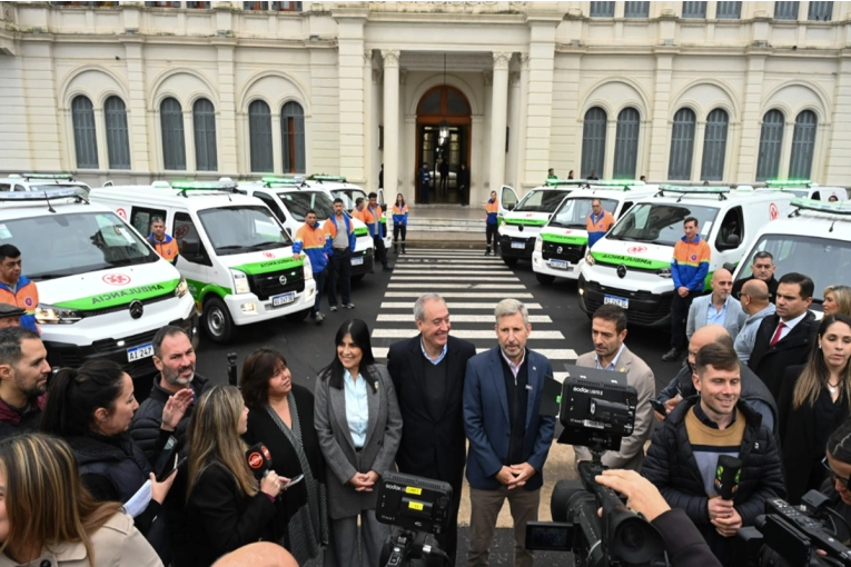 Entre Ríos refuerza el sistema sanitario con la incorporación de 24 ambulancias y nuevo equipamiento