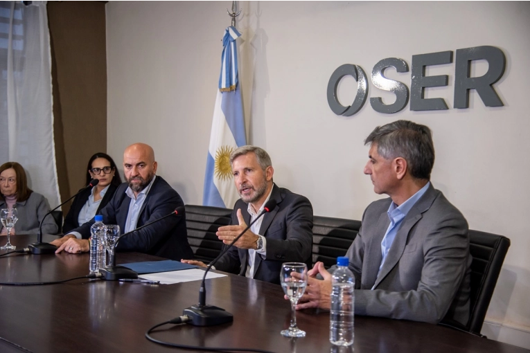 Frigerio destacó que OSER incorporó más prestaciones y redujo un 30 por ciento su déficit