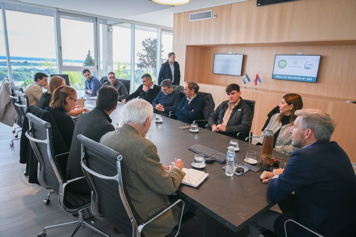 Frigerio encabez&oacute; el encuentro con el sector maderero.