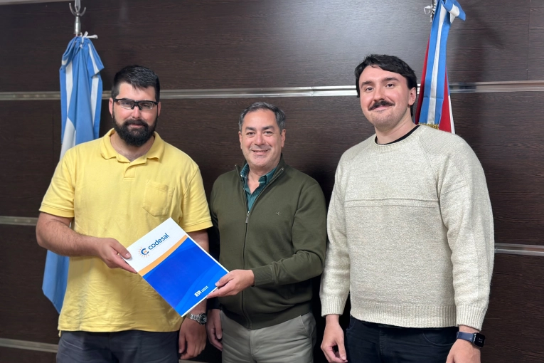Acuerdan acciones conjuntas para desarrollar actividades turísticas y deportivas en Salto Grande