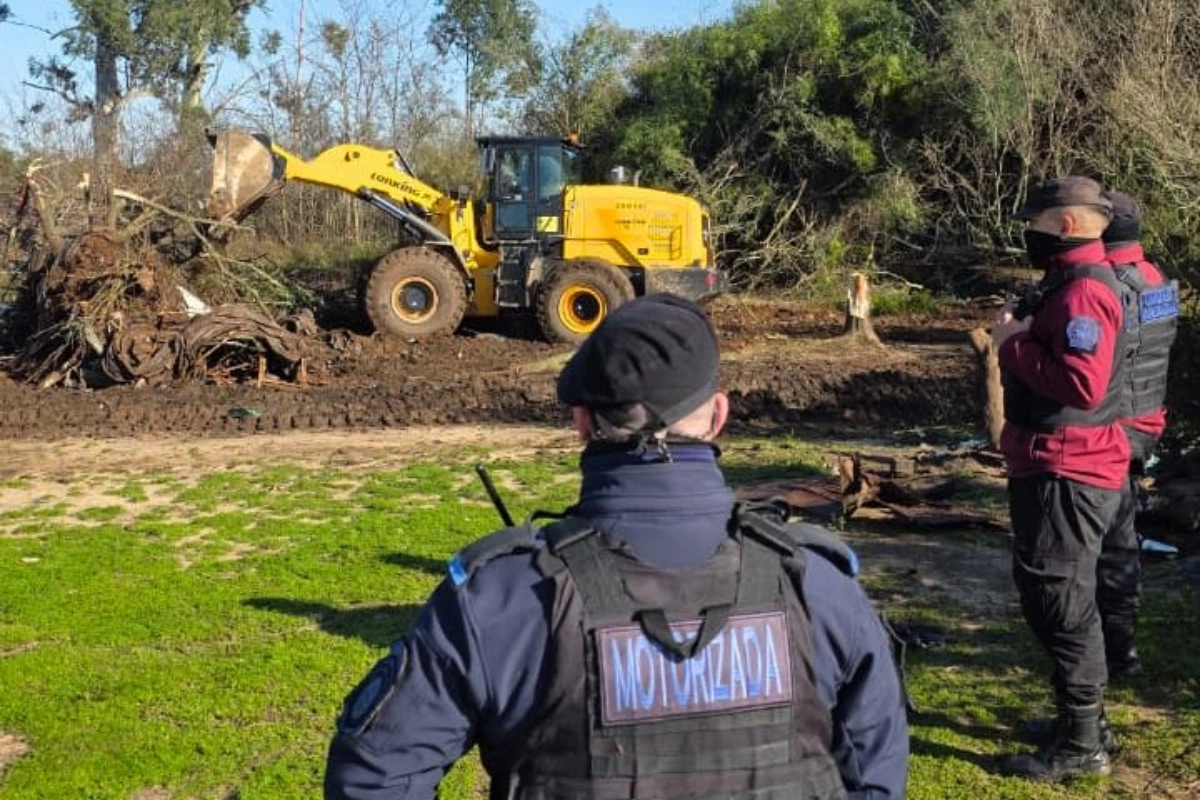 La casona finalmente fue derrumbada este s&aacute;bado.