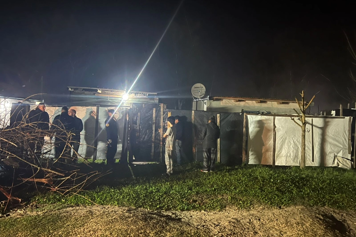 La polic&iacute;a en el lugar donde ocurri&oacute; el crimen.