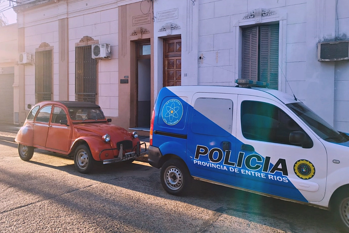 Los sujetos irrumpieron violentamente en la inmobiliaria