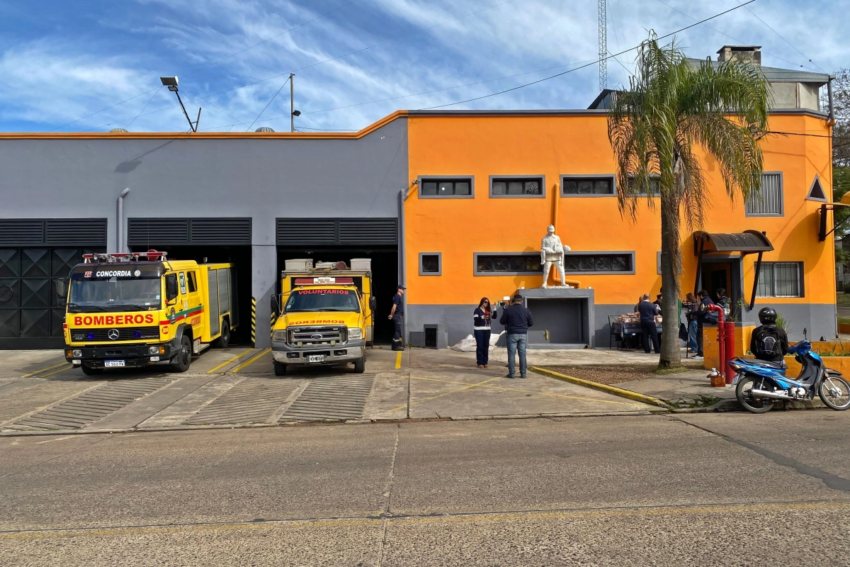 Encuentro en el cuartel local.