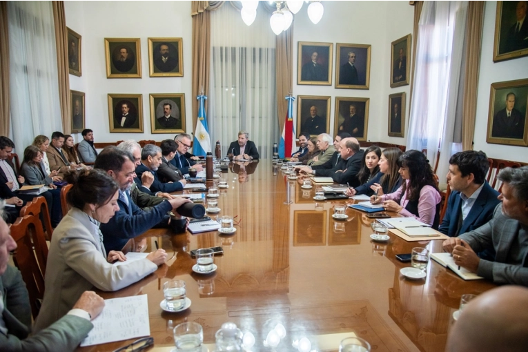 El gobierno provincial convoca al primer concurso público abierto para el Poder Ejecutivo