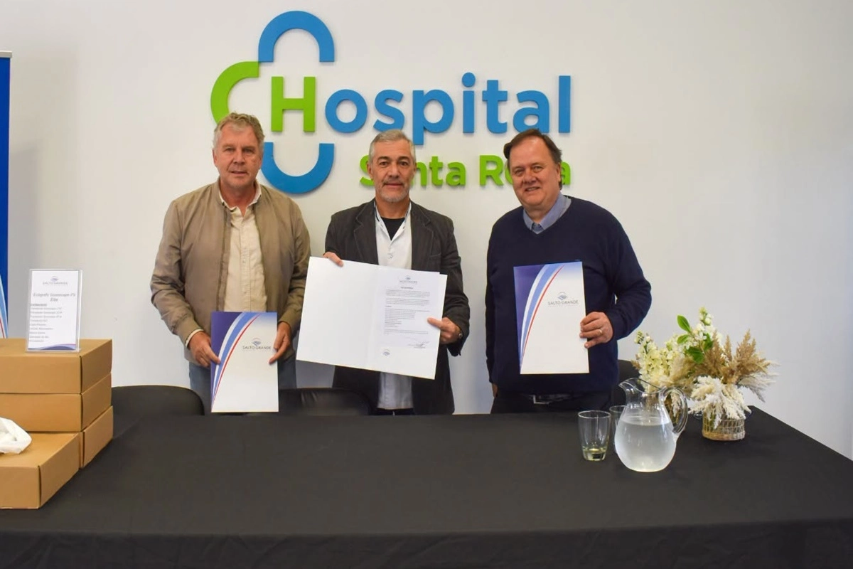 Tambi&eacute;n se concret&oacute; la entrega de luminarias al Club Curiy&uacute; de Chajar&iacute;.