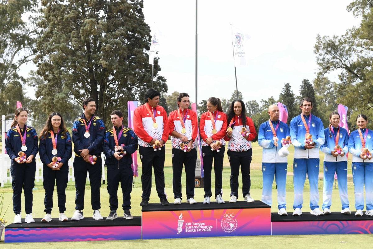 El podio del golf en mixtos por equipos