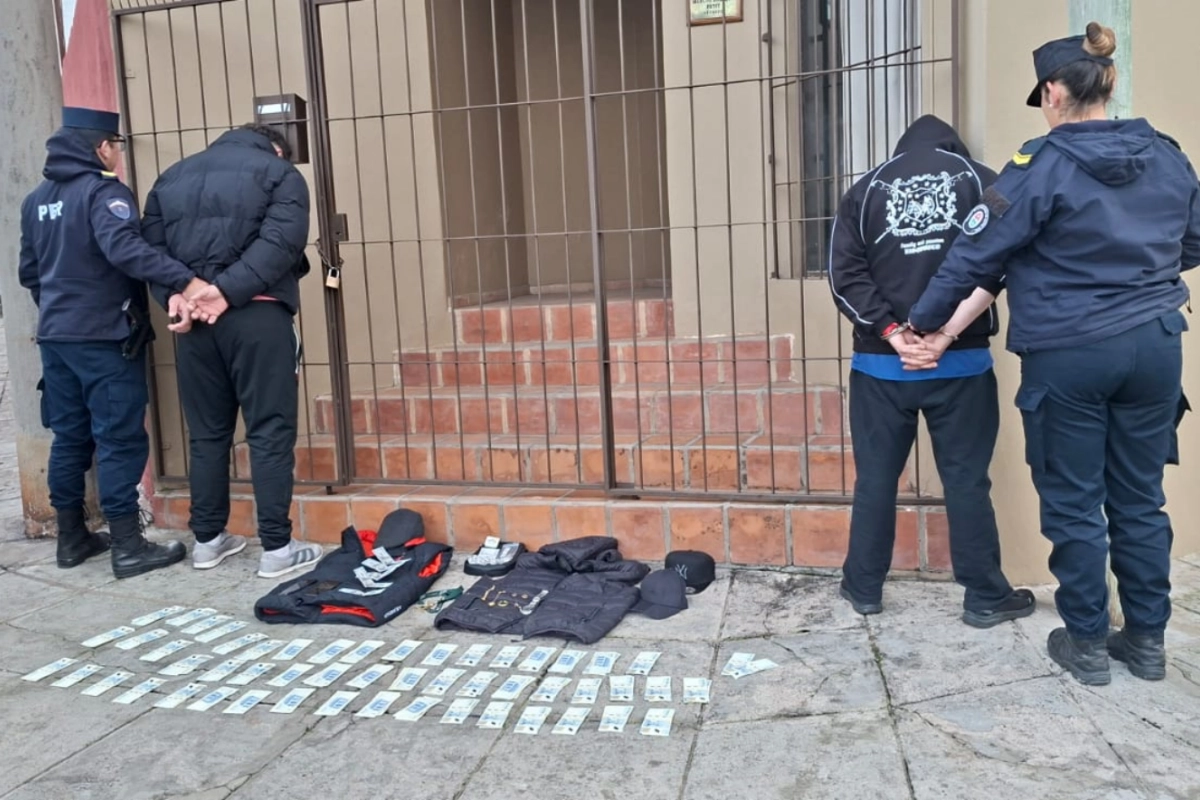 Fueron detenidos cuando circulaban por la calle.
