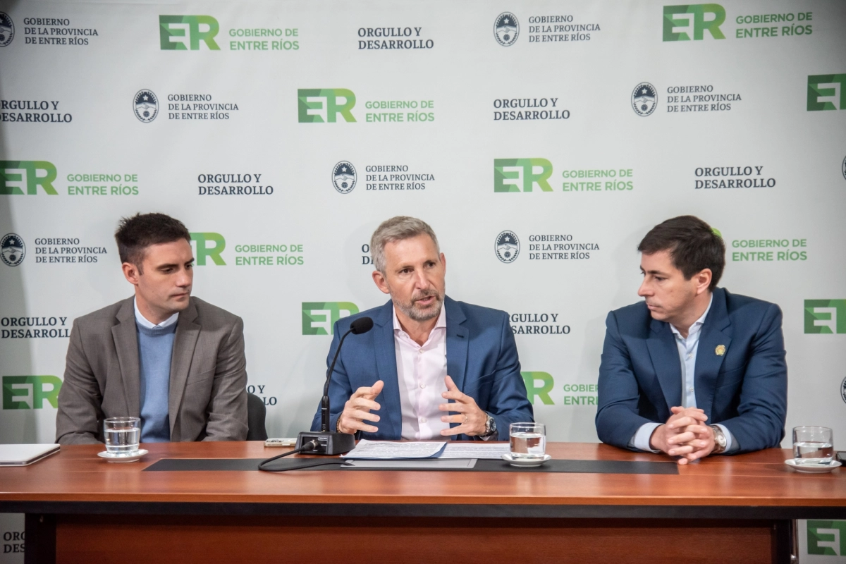 Frigerio dijo que el cr&eacute;dito "deber&iacute;a ser una soluci&oacute;n, pero termina transform&aacute;ndose en un problema"
