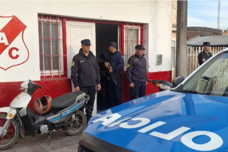Allanaron un club de Concordia por un hurto ocurrido en un supermercado