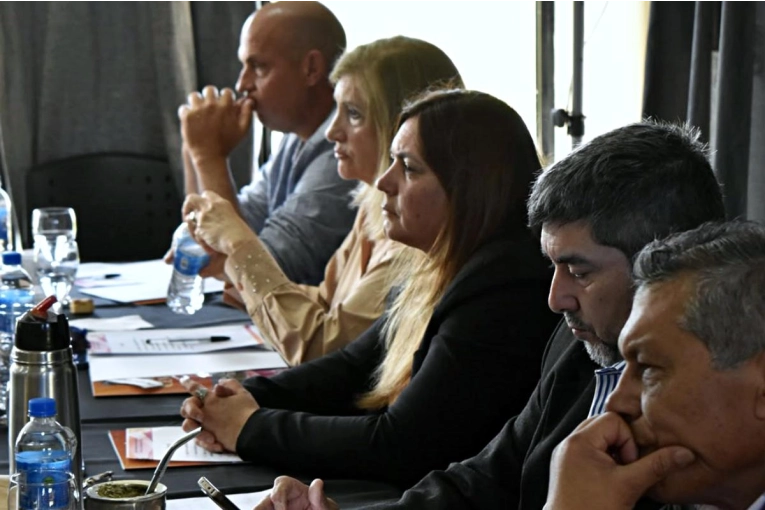 Intendentes del PJ piden igualdad en el reparto de recursos para el Niño que se viene