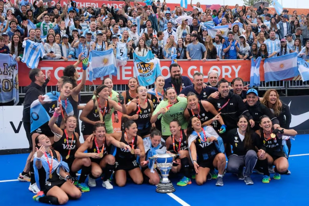 Ferrara Campe&oacute;n con Las Leonas