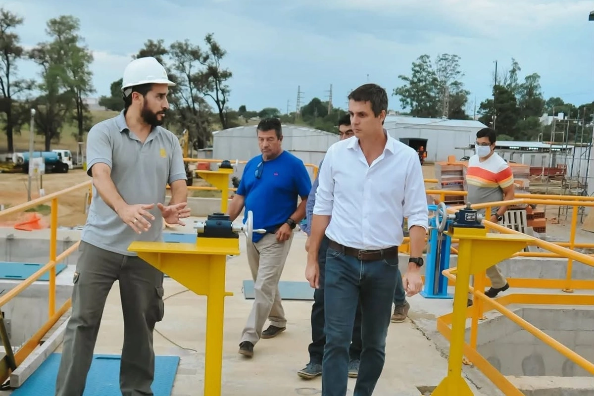 Tambi&eacute;n solicita un informe sobre el equipamiento electromec&aacute;nico, el&eacute;ctrico y tecnol&oacute;gico.