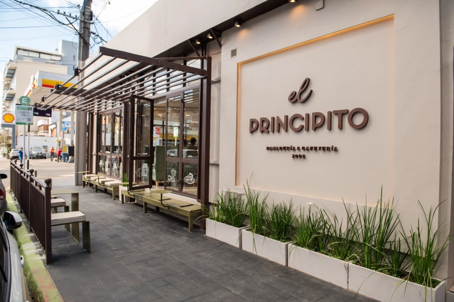 La cafeteria de la cadena sobre calle Catamarca y Urquiza
