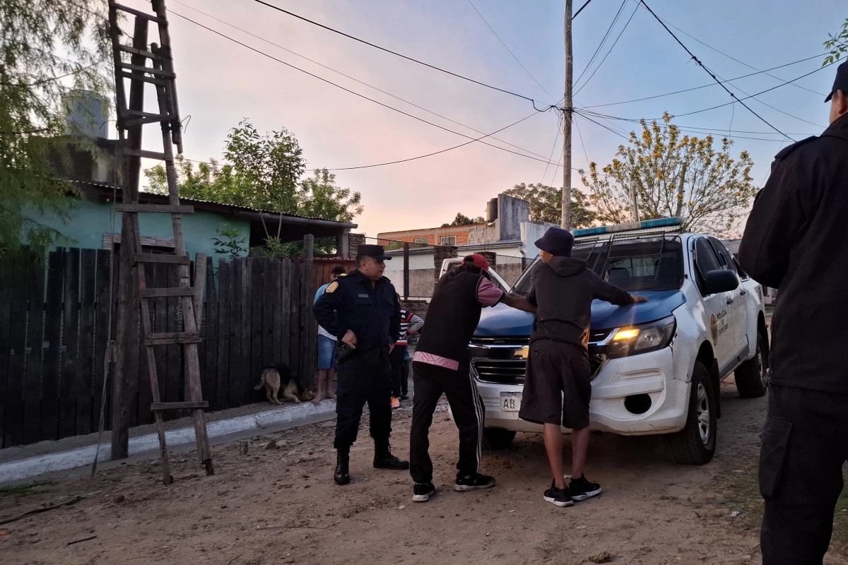 La polic&iacute;a secuestr&oacute; herramientas y una escalera.