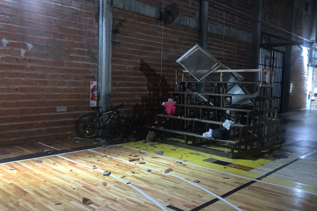 El temporal ocasion&oacute; destrozos en el complejo.