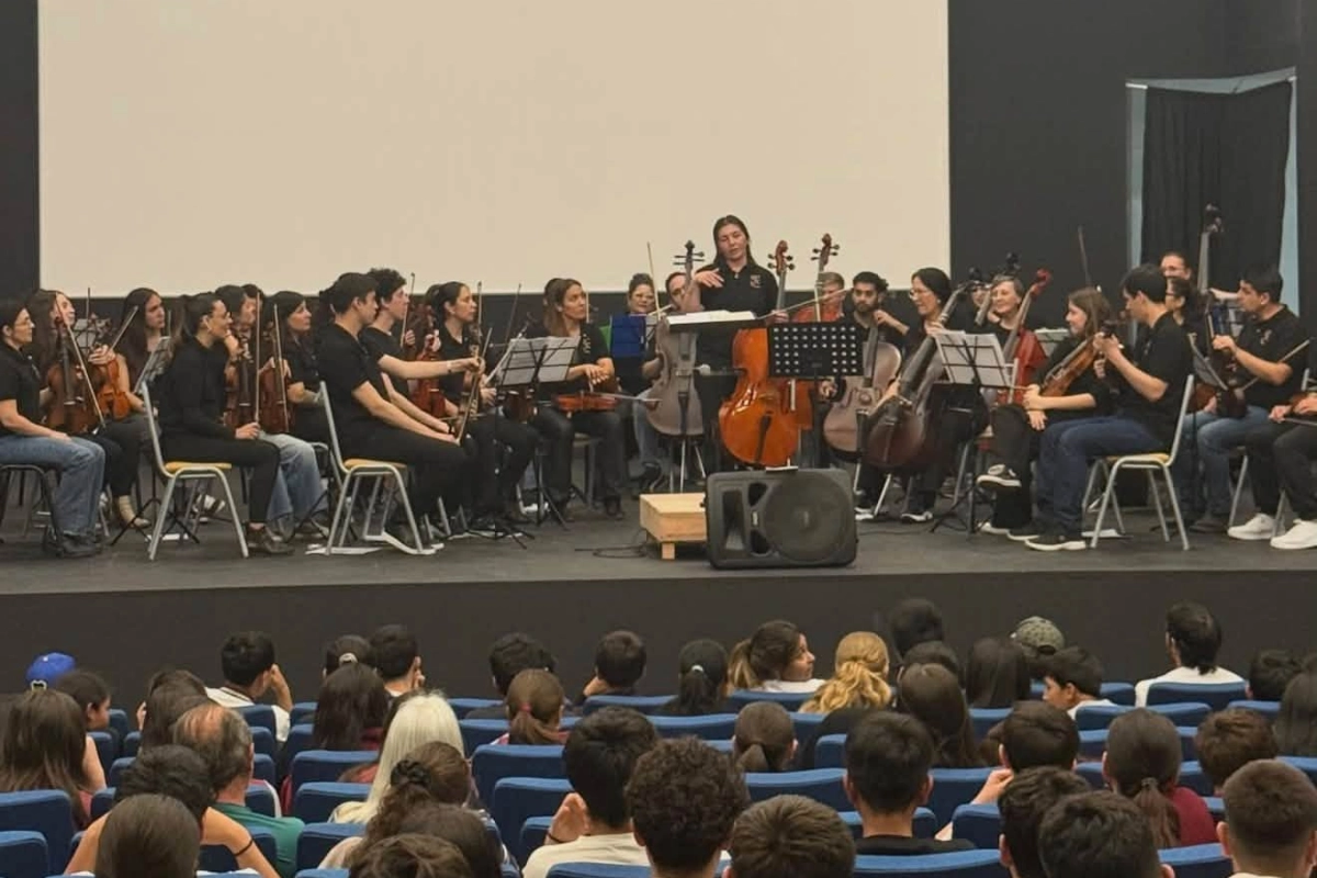 La Orquesta Federaense de Cuerdas inaugur&oacute; el Auditorium.