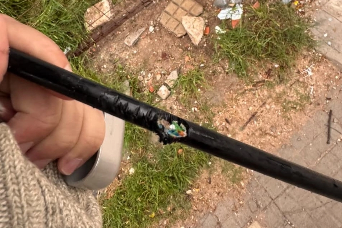El cable da&ntilde;ado luego de la tormenta