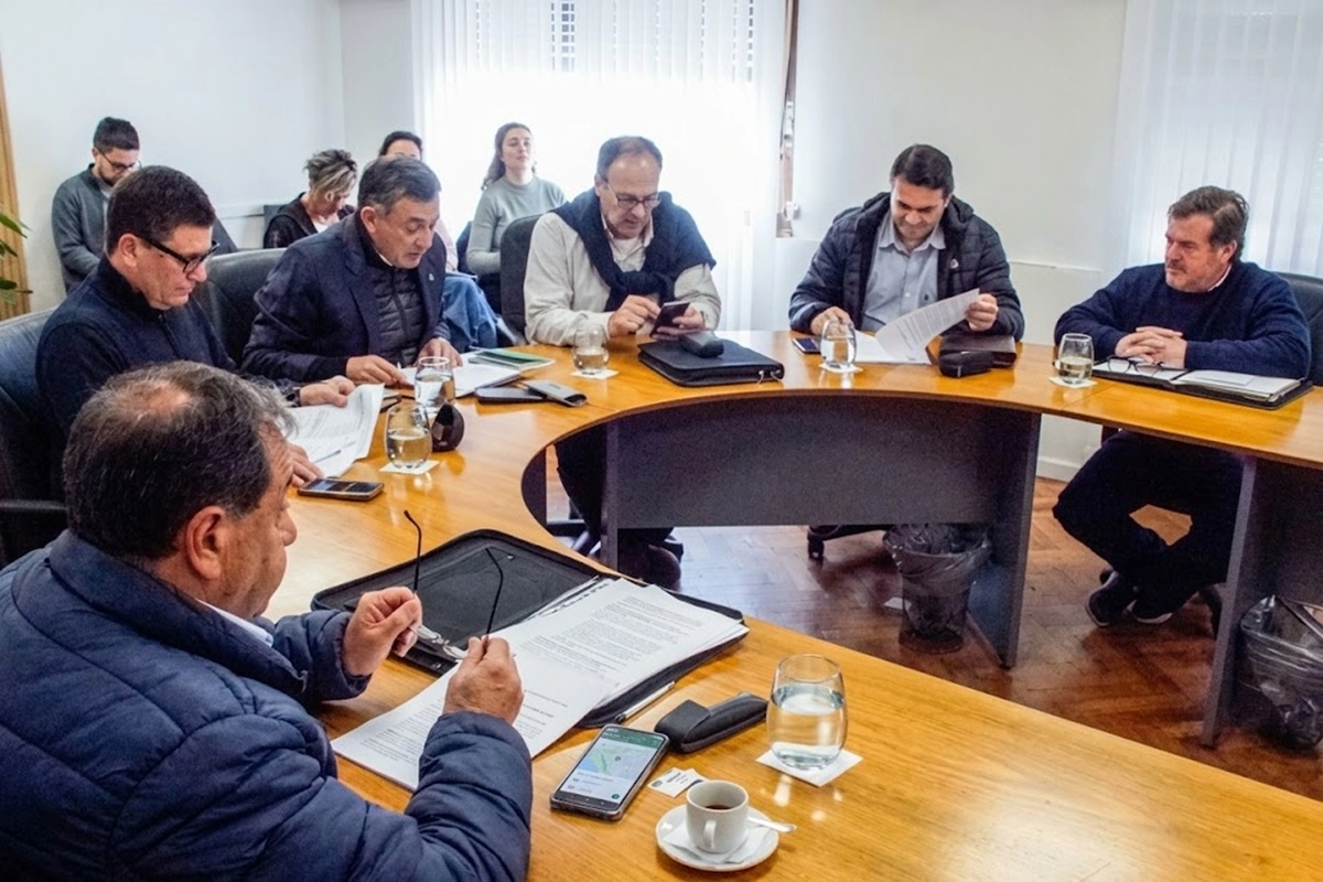 Acordaron convocar al secretario de Modernizaci&oacute;n provincial, para la pr&oacute;xima reuni&oacute;n.