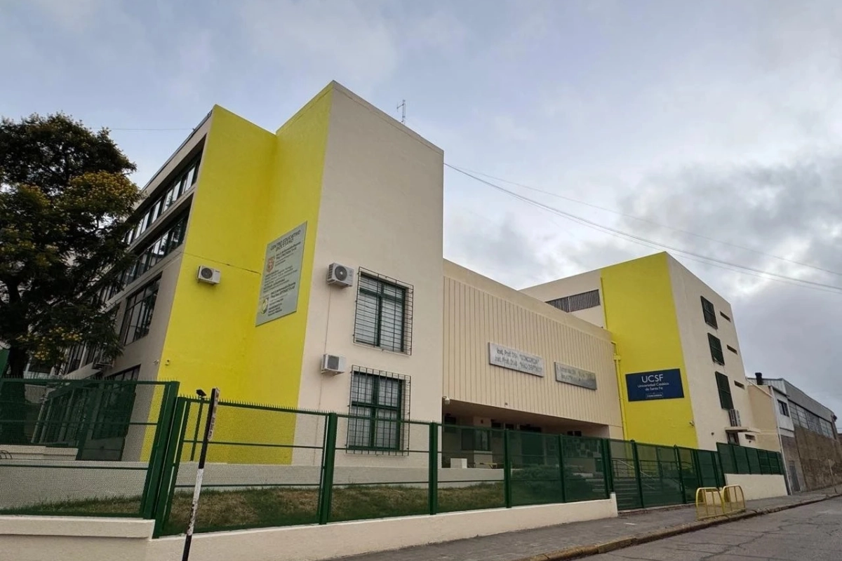 M&aacute;s de 200 becas.