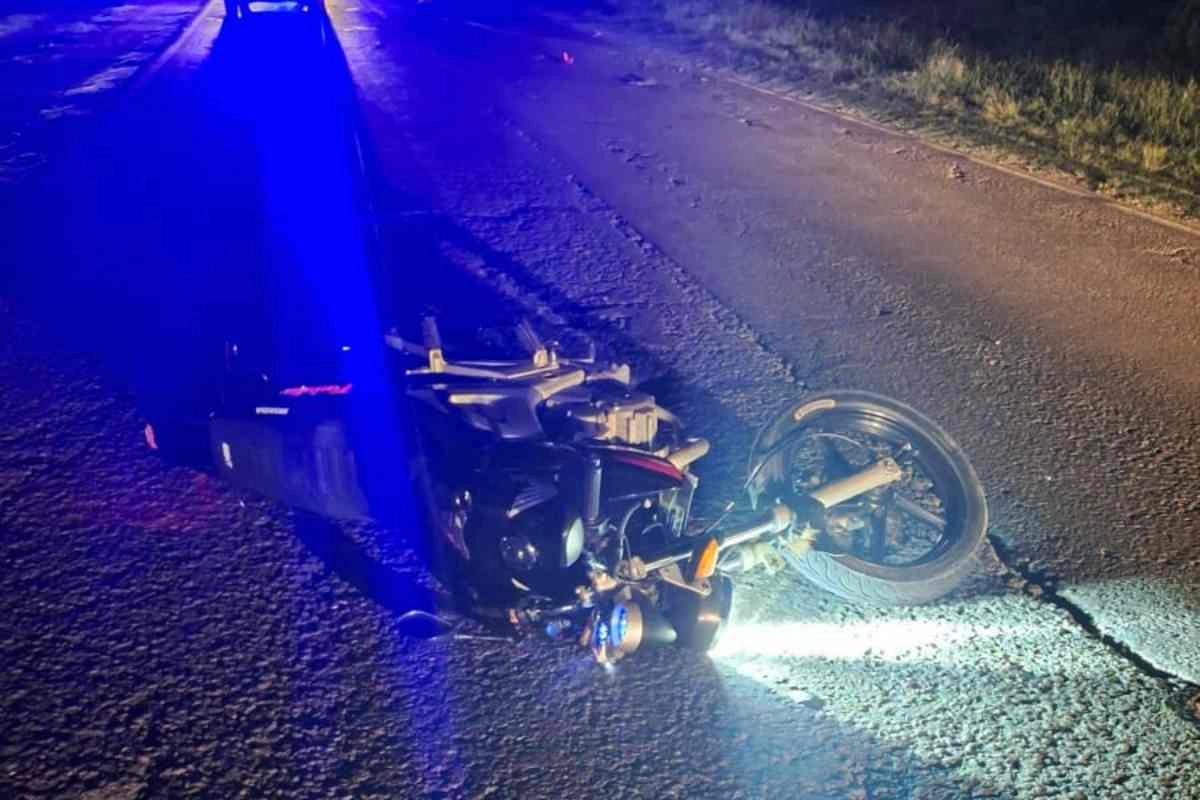 El motociclista debi&oacute; ser trasladado al hospital.