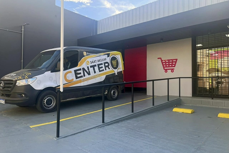 Se dilata la apertura de Maycon en el centro y este martes retiraban parte de la mercader&iacute;a