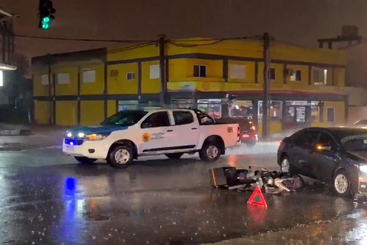 El siniestro vial ocurri&oacute; en la esquina semaforizada de avenida San Lorenzo y Humberto Primo.