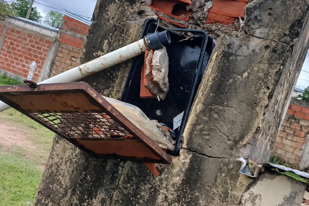 Los da&ntilde;os obligan a colocar un nuevo tablero