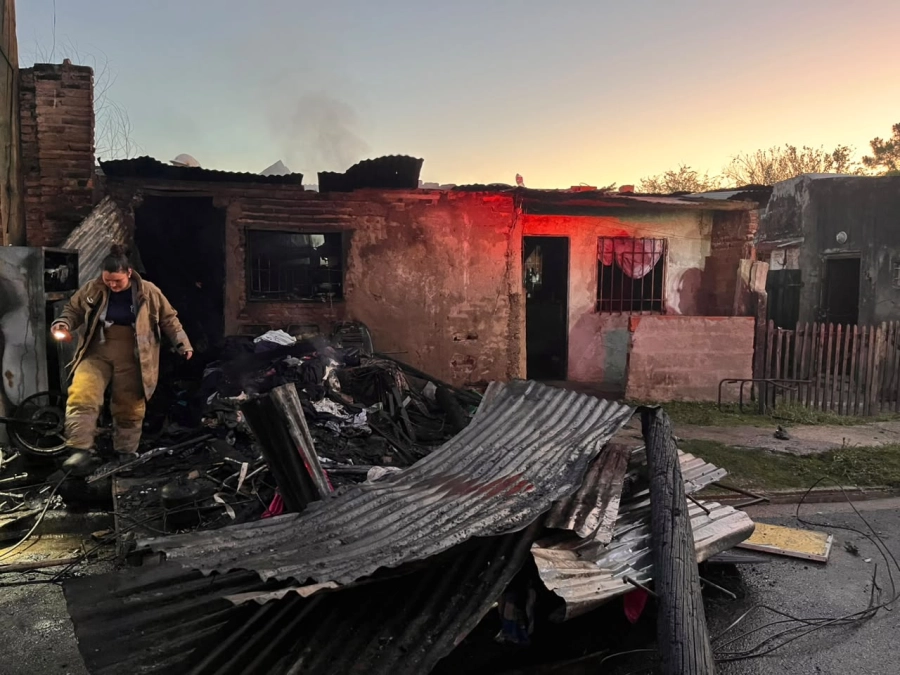 Bomberos lograron sofocar el fuego.