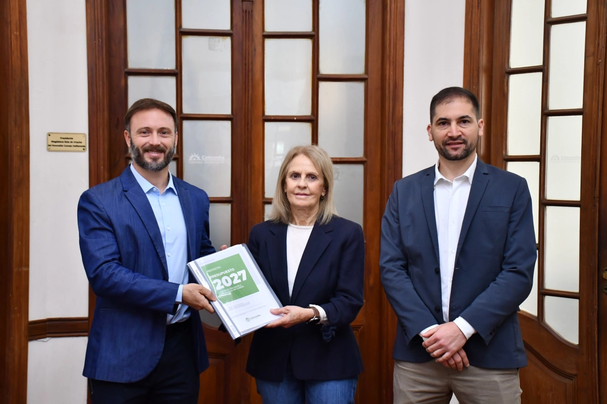 Francisco Azcu&eacute;, Magdalena Reta de Urquiza y Pablo Ferreyra.